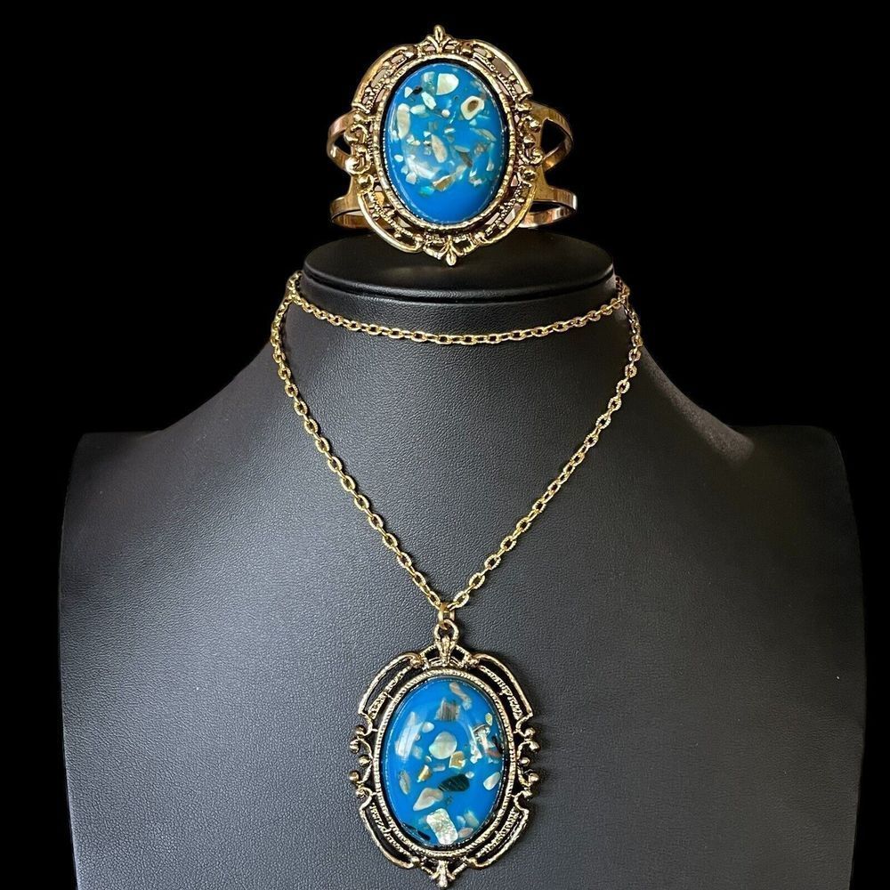 VTG Mother Pearl Confetti Domed Blue Pendant Mirror Necklace Cuff Bracelet Set